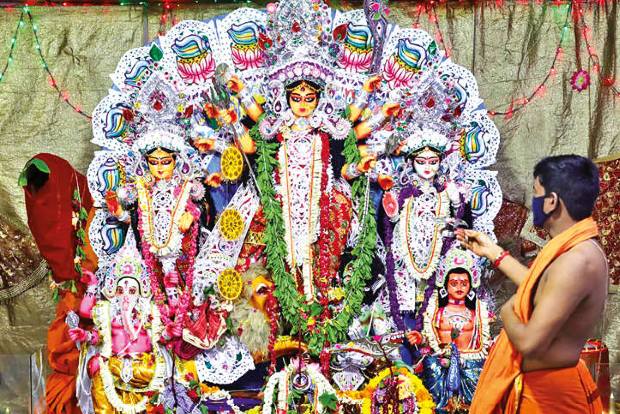 Pooja in the shadow of a Pandemic