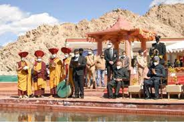 President Ram Nath Kovind performs Sindhu Darshan puja near Leh