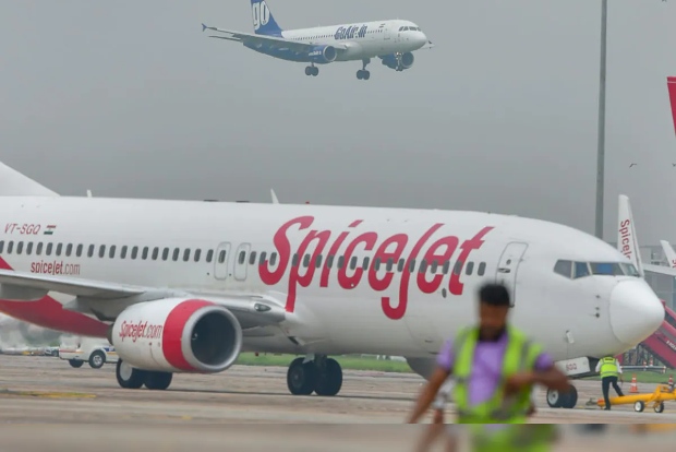 DGCA temporarily suspends SpiceJets licence to carry dangerous goods