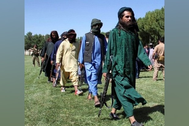 IS says it will target Shia Muslims everywhere