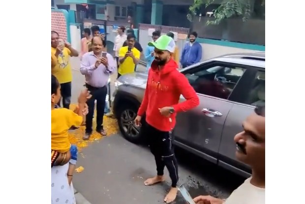IPL 2021: Ruturaj Gaikwads receives grand welcome at home