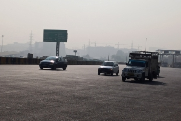 Two bike riders fall off Gurugram flyover, one dead