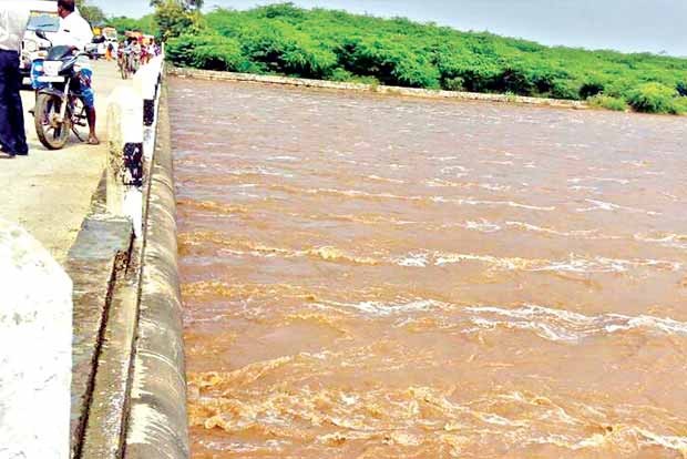 Water Resource Department to increase water storage of Maduranthakam Lake Water Resource Department to increase water storage of Maduranthakam Lake