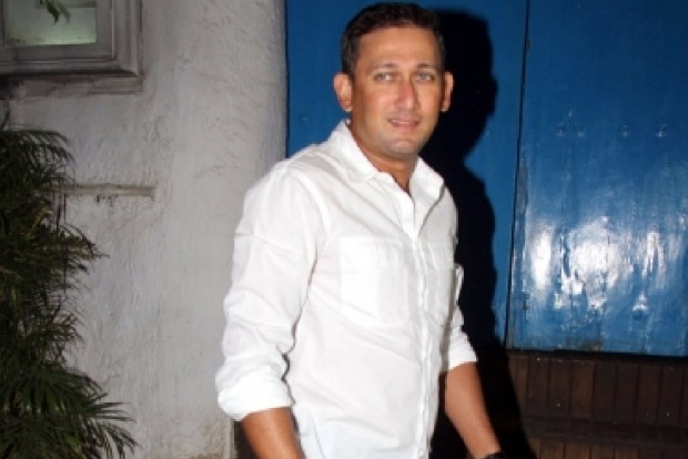 Six bowlers on a flat wicket would be ideal for Kohli: Agarkar