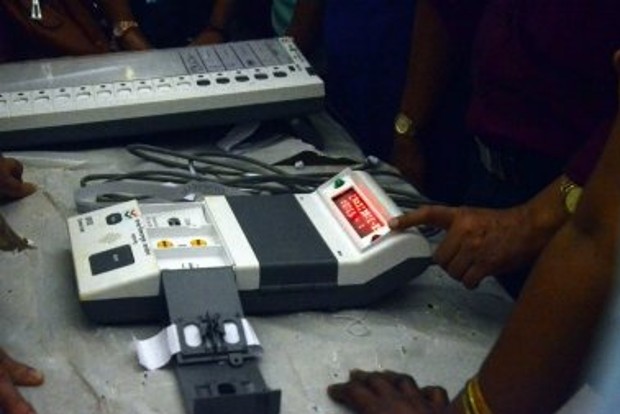 350 fake voter cards, two dummy EVMs seized in Patna district