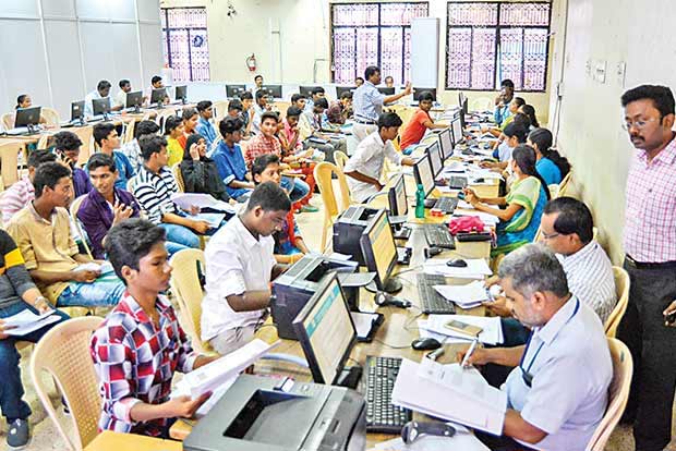 Over 9,000 apply to attend supplementary engineering counselling Over 9,000 apply to attend supplementary engineering counselling