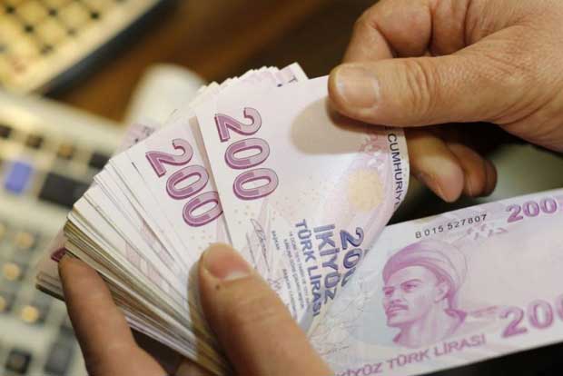 Turkish lira hits historic low