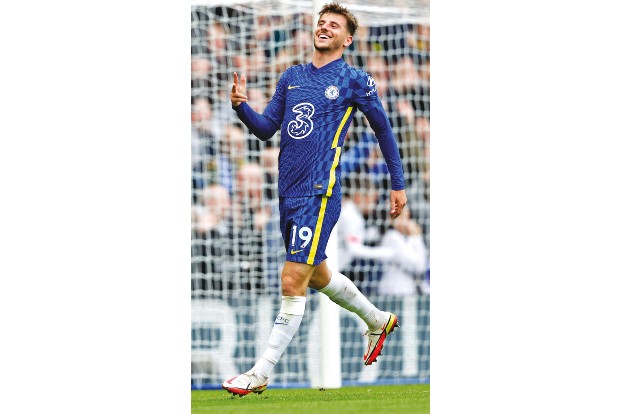 Mount stars as table-topper Chelsea crushes Norwich