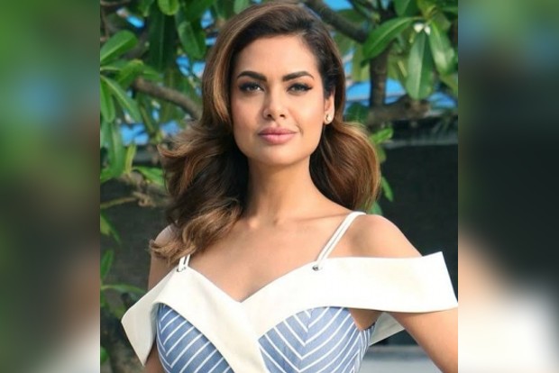 Esha Gupta to star in Invisible Woman opposite Suniel Shetty