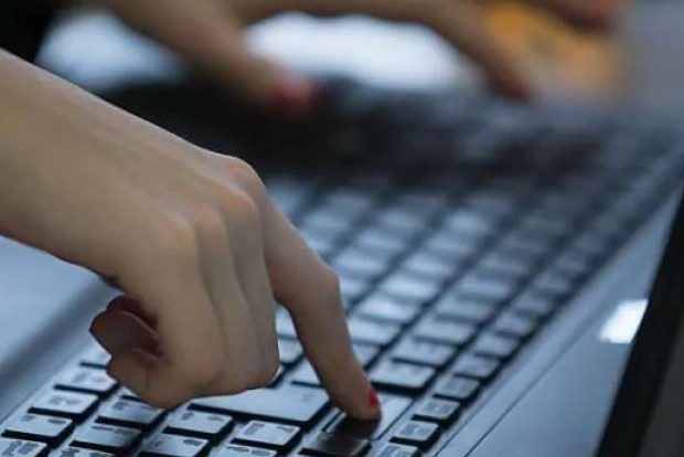 Kerala to distribute over 45,000 laptops to ST/SC students Kerala to distribute over 45,000 laptops to ST/SC students