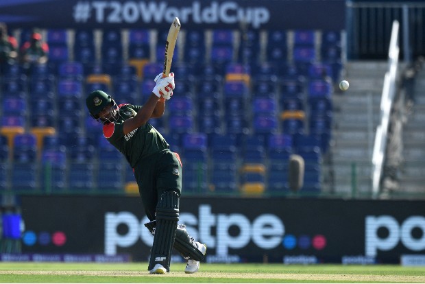 T20 World Cup: England restrict Bangladesh to 124/9