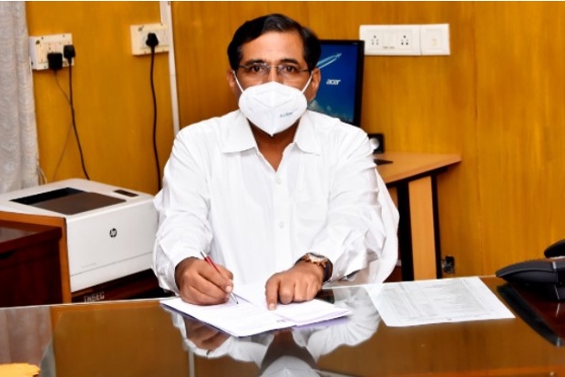 State Election Commissioner reviews urban body poll works in Salem, Kovai