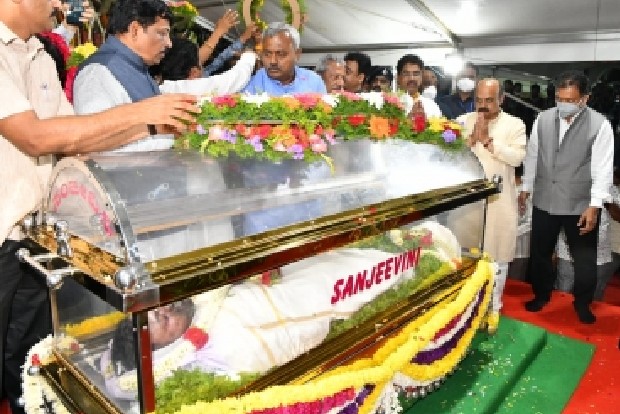 Puneeth to be cremated with full state honours on Sunday