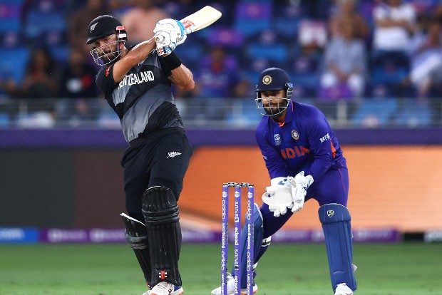T20 WC: Mitchell, Williamson lead New Zealand to 8-wicket win over India