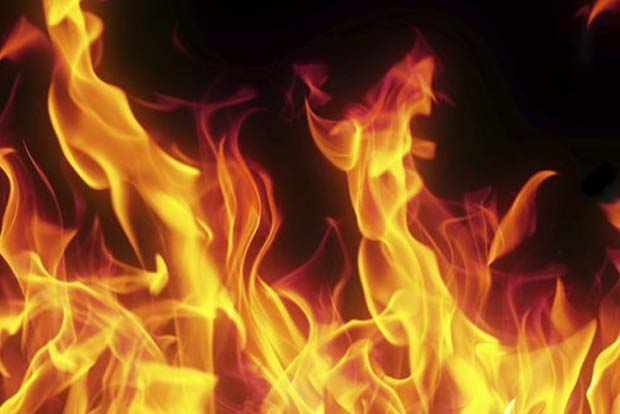 Furniture unit damaged in pre-dawn blaze Furniture unit damaged in pre-dawn blaze
