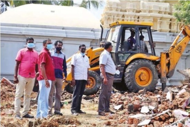 Officials raze 16 houses, retrieve 20K sq ft temple land in Kumbakonam