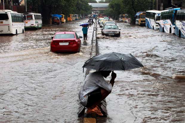 Rain lashes parts of Delhi-NCR
