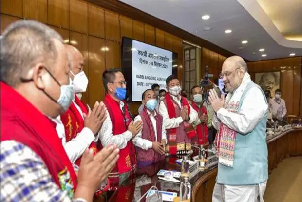 Govt signs peace accord with 5 insurgent groups of Assam