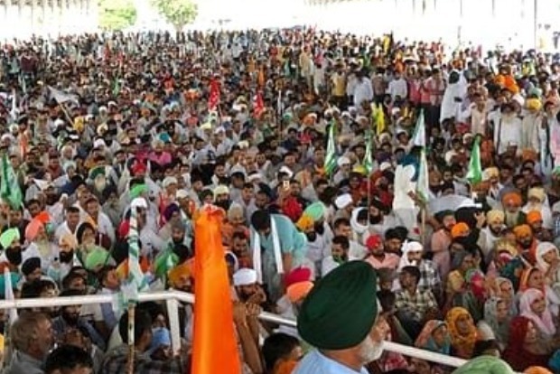Thousands of farmers march towards Karnal secretariat in Haryana, threaten siege