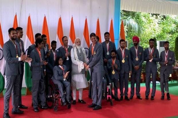 PM Modi meets Indias Paralympics stars