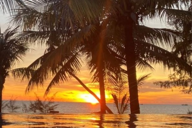 Vietnam to reopen resort island to foreign tourists to boost economy Vietnam to reopen resort island to foreign tourists to boost economy