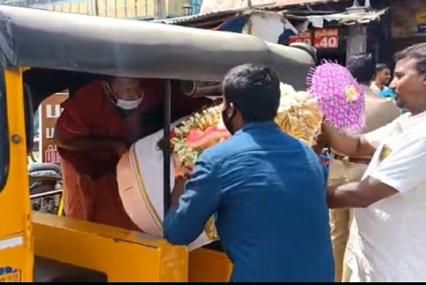 WATCH: Kanchipuram police confiscate Ganesh Idols as worship violated Covid restrictions