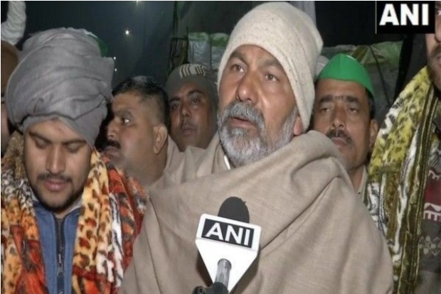 Rakesh Tikait, BKU men continue protest on waterlogged flyway at Delhi border