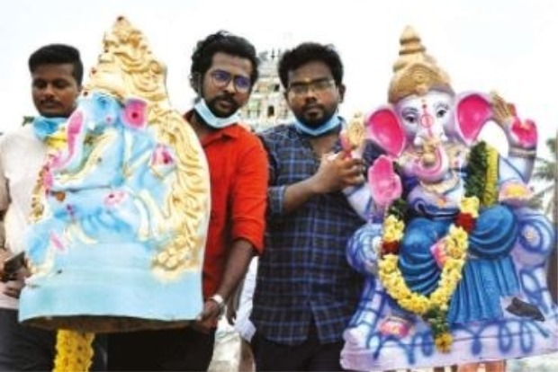 Chaturthi turns tragic as two men drown in sea in bid to save wards Chaturthi turns tragic as two men drown in sea in bid to save wards