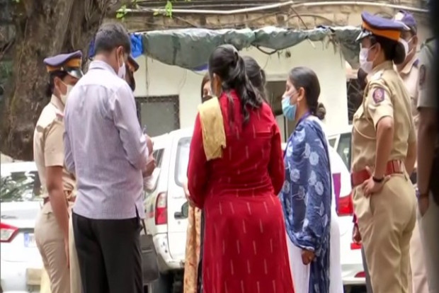 Womens commission member meets family of Sakinaka rape victim, DGP
