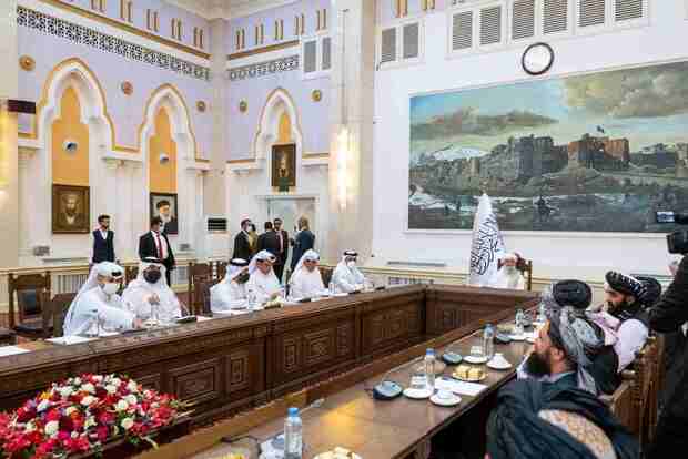 Qatar FM in Kabul, meets Taliban leadership