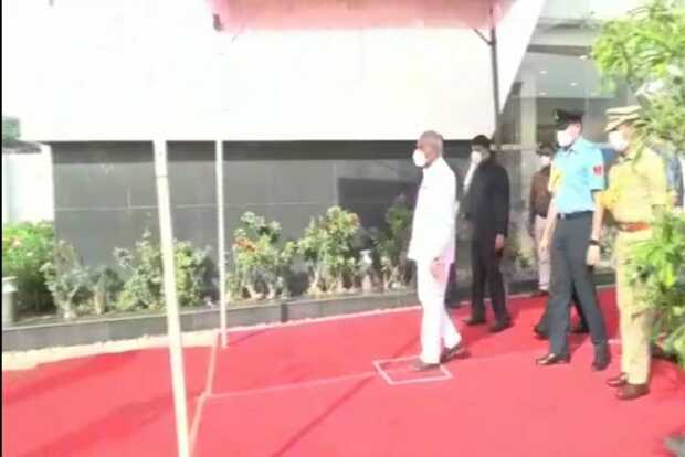 Banwarilal Purohit bids adieu to Tamil Nadu, new Governor to assume office soon Banwarilal Purohit bids adieu to Tamil Nadu, new Governor to assume office soon