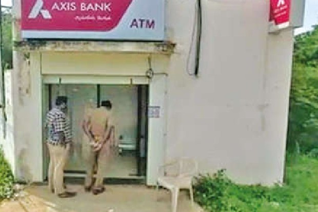 Rs 3.9 lakh stolen from pvt bank ATM in Vellore