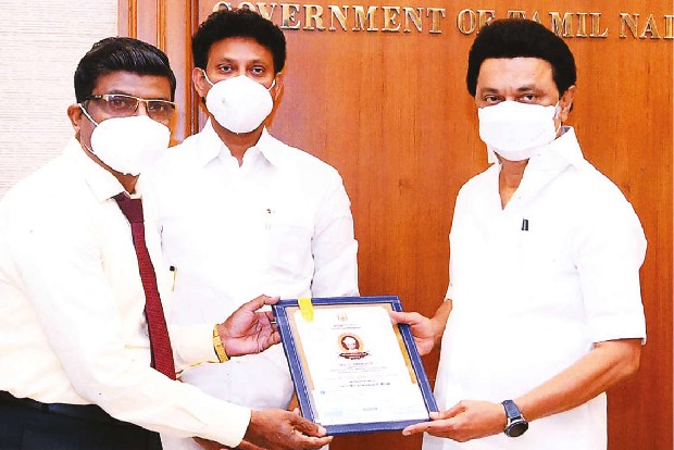 Not principal, pvt school teacher bags this year’s Dr Radhakrishnan Award