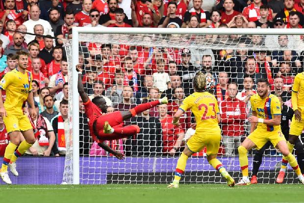 Mane scores 100th Liverpool goal in Crystal Palace stroll