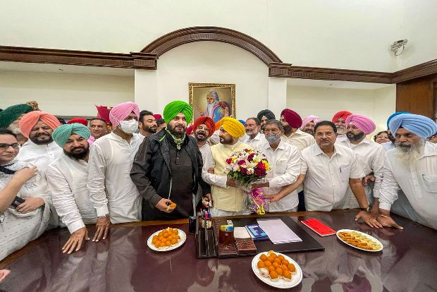Newly sworn-in Punjab CM Channi appeals Centre to repeal farm laws