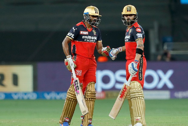 RCB post 165/6 against MI