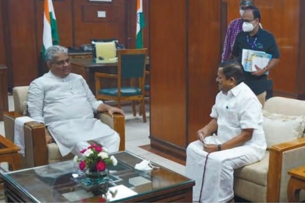 Tamil Nadu Forest Min meets Union Minister in Delhi