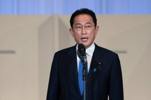 Japan ex-diplomat Kishida wins party vote, to become new PM