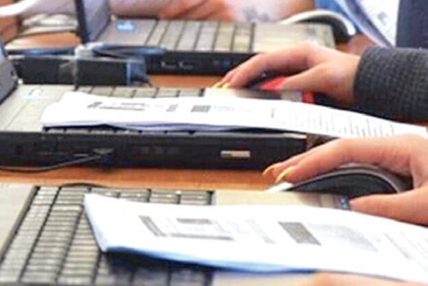 HEI students throng browsing centres for semester exams HEI students throng browsing centres for semester exams