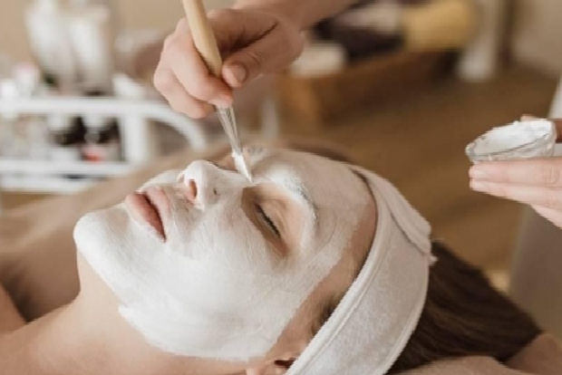 Unwind skin after a long day with the goodness of natural Ayurveda