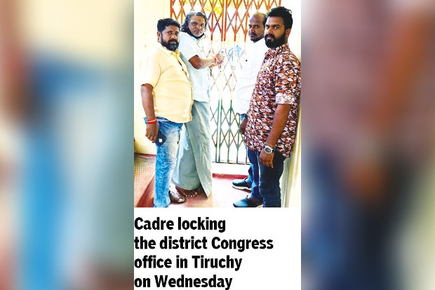 Disappointed Tiruchy Cong cadres lock party office