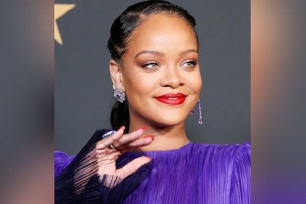 Rihanna flaunts baby bump in first Instagram post after pregnancy announcement