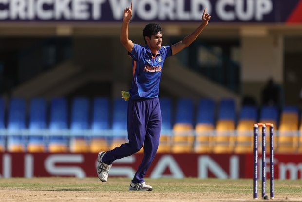 India bowl out England for 189 in U-19 World Cup final