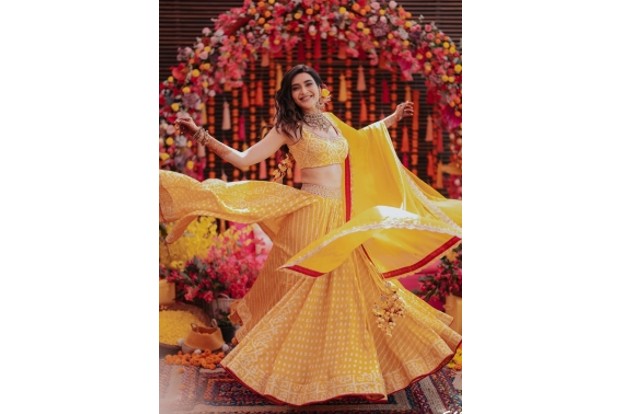 Karishma Tanna and her beau Varun Bangera at their Mehendi ceremony