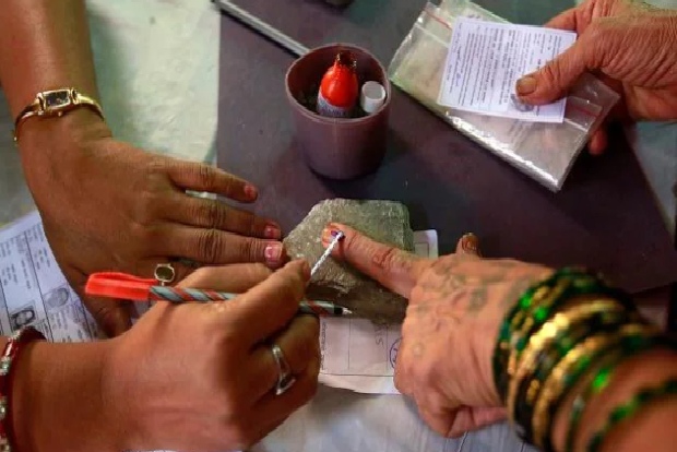 1st time in India, senior citizens, Covid hit people to cast vote at home