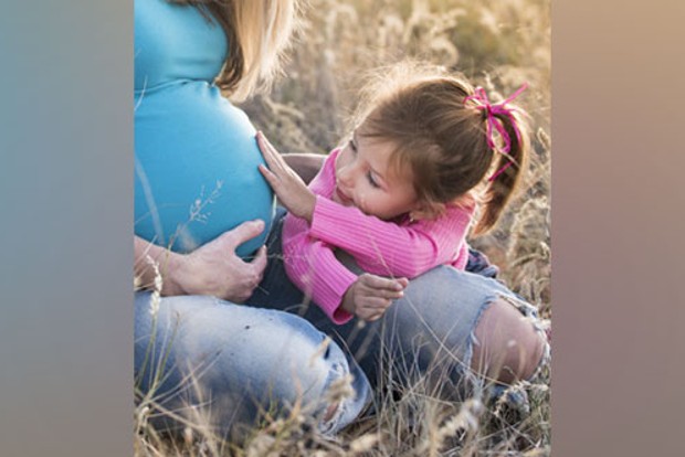 Pregnancy weight gain linked to growth patterns in daughters: Study