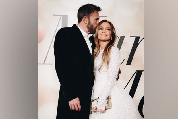 Jennifer Lopez, Ben Affleck are two love-birds at Marry Me premiere