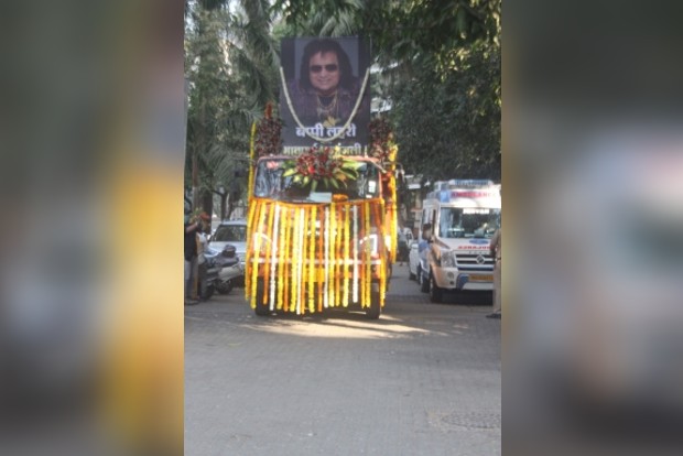 Bollywood, Mumbai bid tearful alvida to Disco King Bappi Lahiri