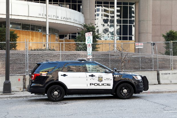 US girl, 6, missing since 2019 found alive in secret room under stairs US girl, 6, missing since 2019 found alive in secret room under stairs