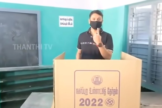 Urban local elections: Kanchipuram youth came from United States to cast his vote